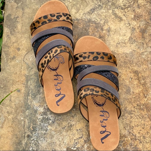 Leopard Glitter Sandals - Picture 10 of 12